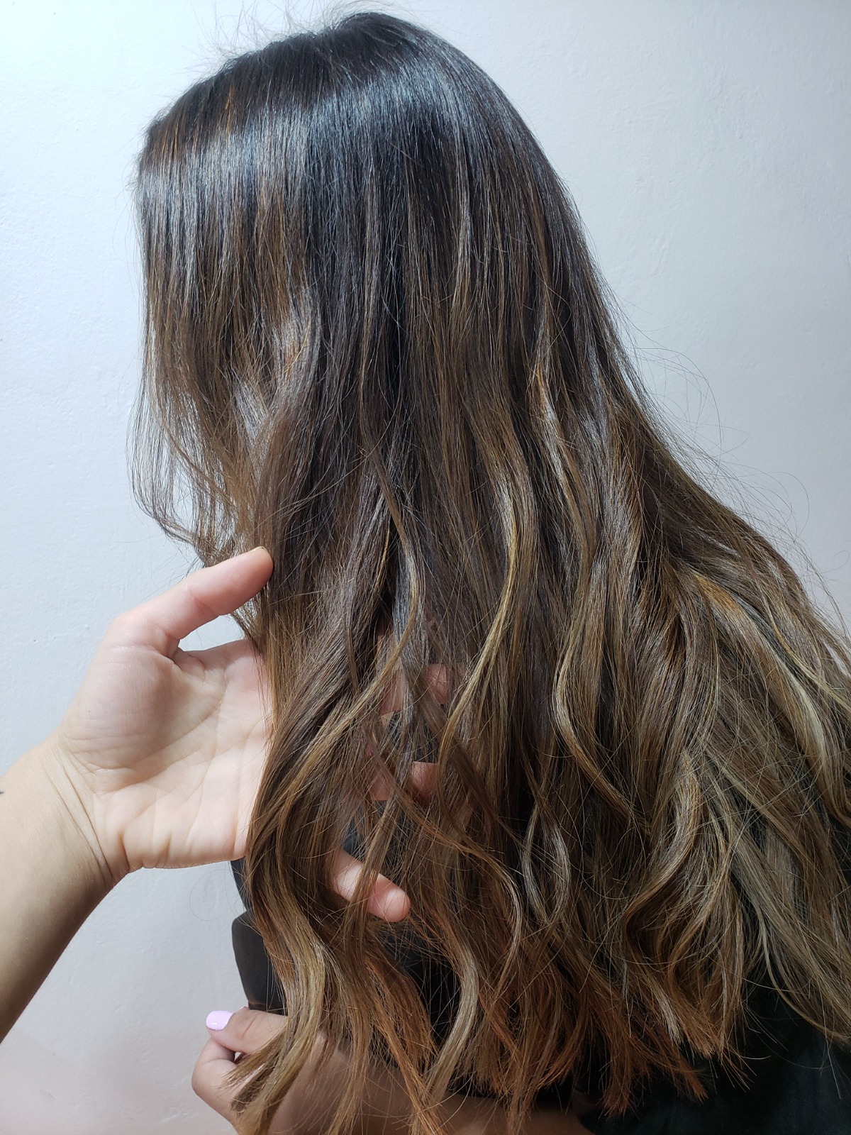 Balayage profesional en cabello largo - coloración Manarola